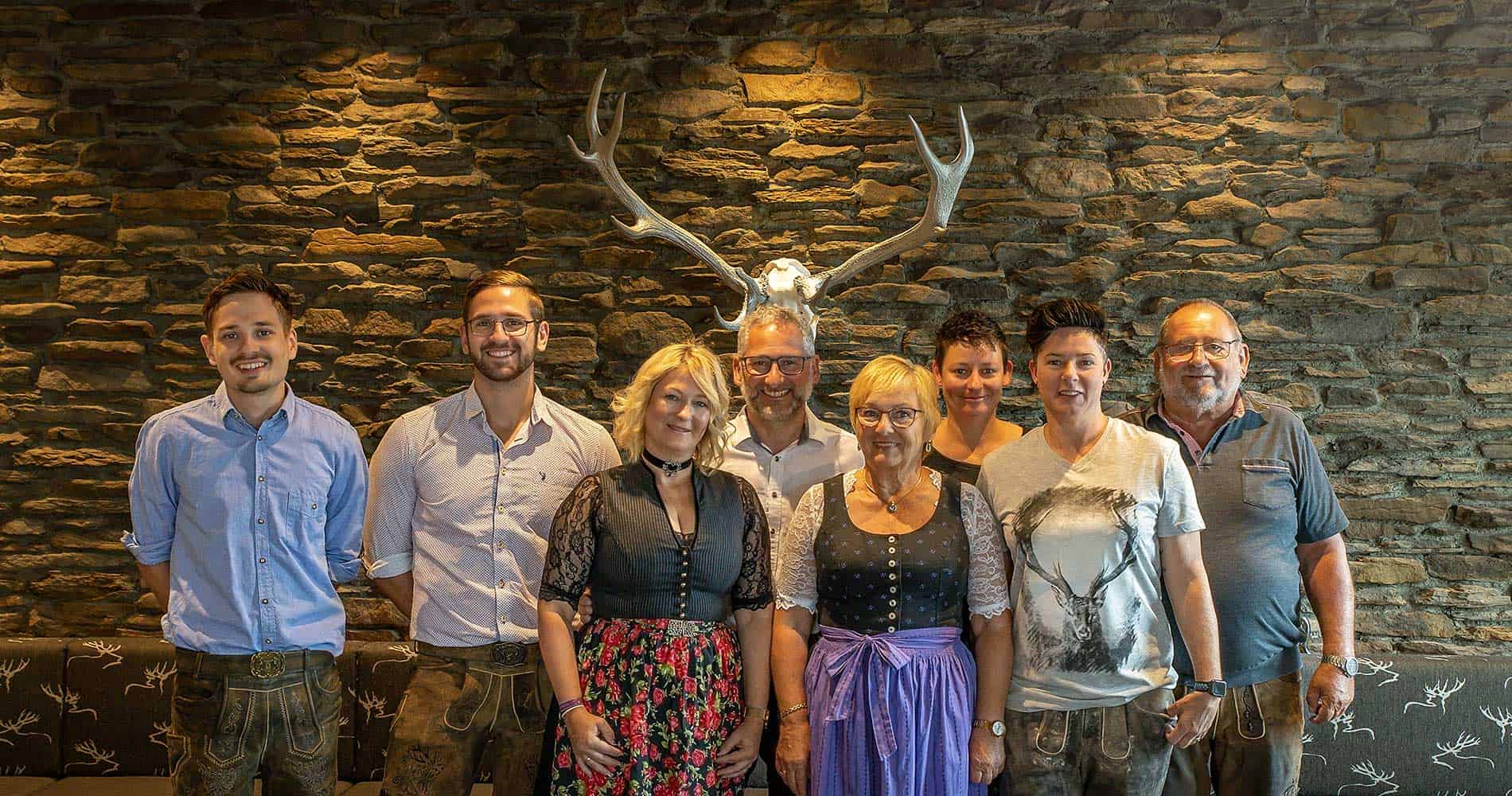 Familie Schlecht - 3 Generationen sorgen sich um Ihr Wohl