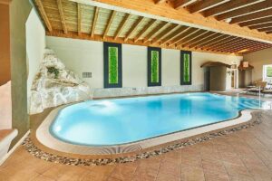 Der Indoorpool unseres Wellnesshotels - 12 x 5 Meter, mit 30 C° Wassertemperatur